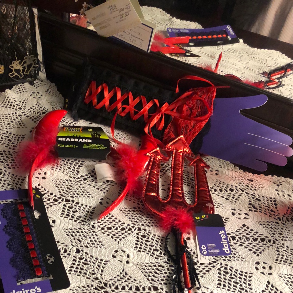 Red/Black Accessory Bundle